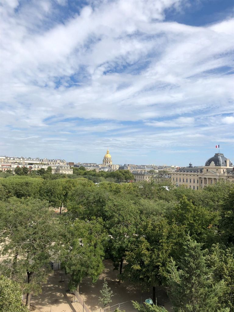 studio en location à PARIS (75007)