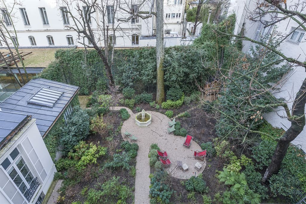 appartement 4 pièces en location à PARIS (75007)