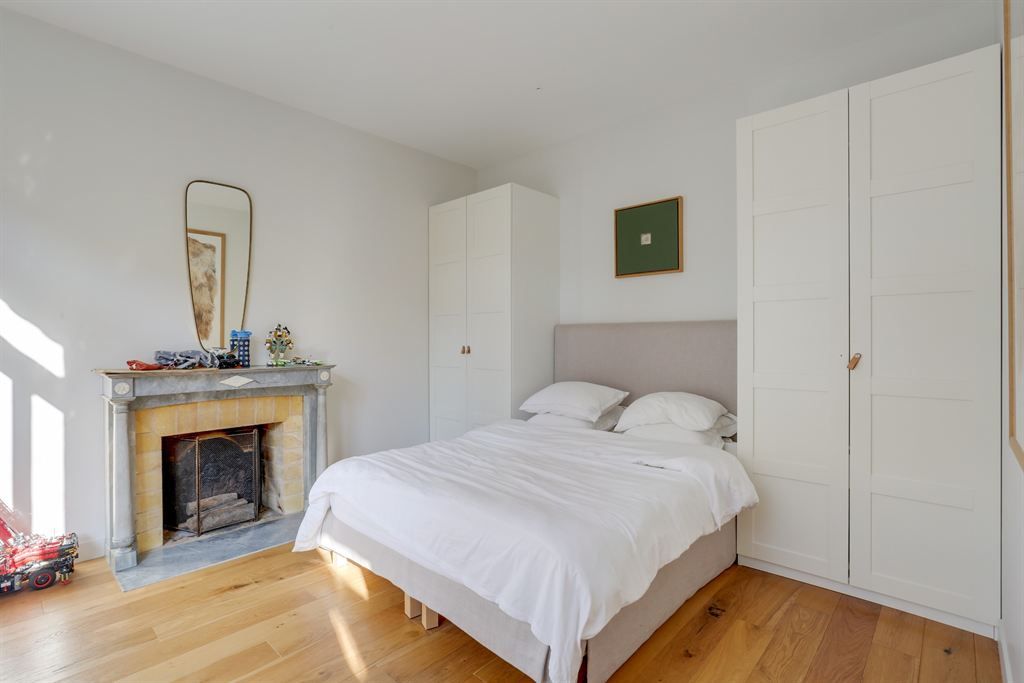 appartement 8 pièces en location à PARIS (75007)