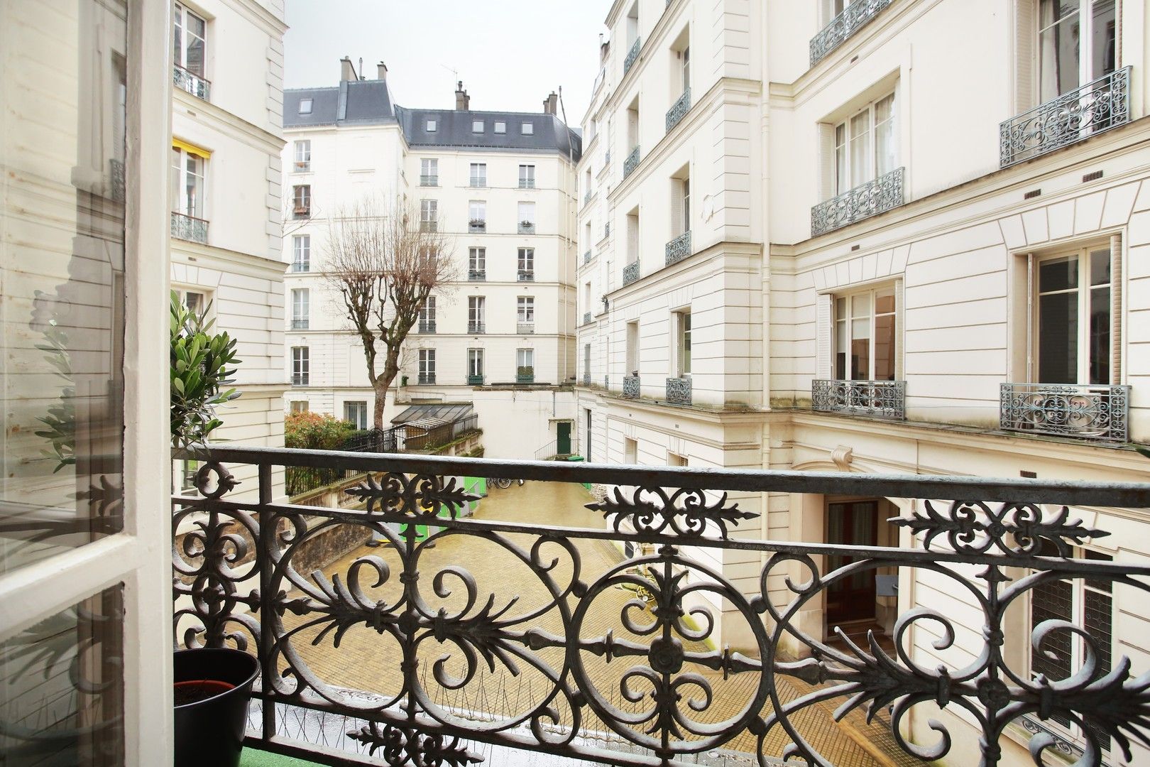 apartment 4 rooms for sale , Paris (75017)
