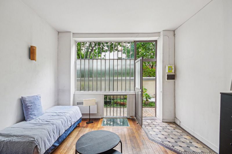 activity premises 3 rooms for sale , Paris (75011)