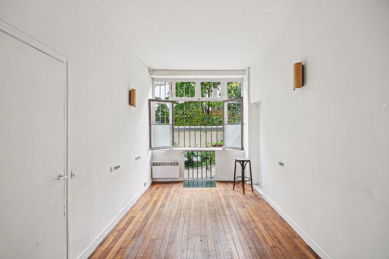 activity premises 3 rooms for sale , Paris (75011)