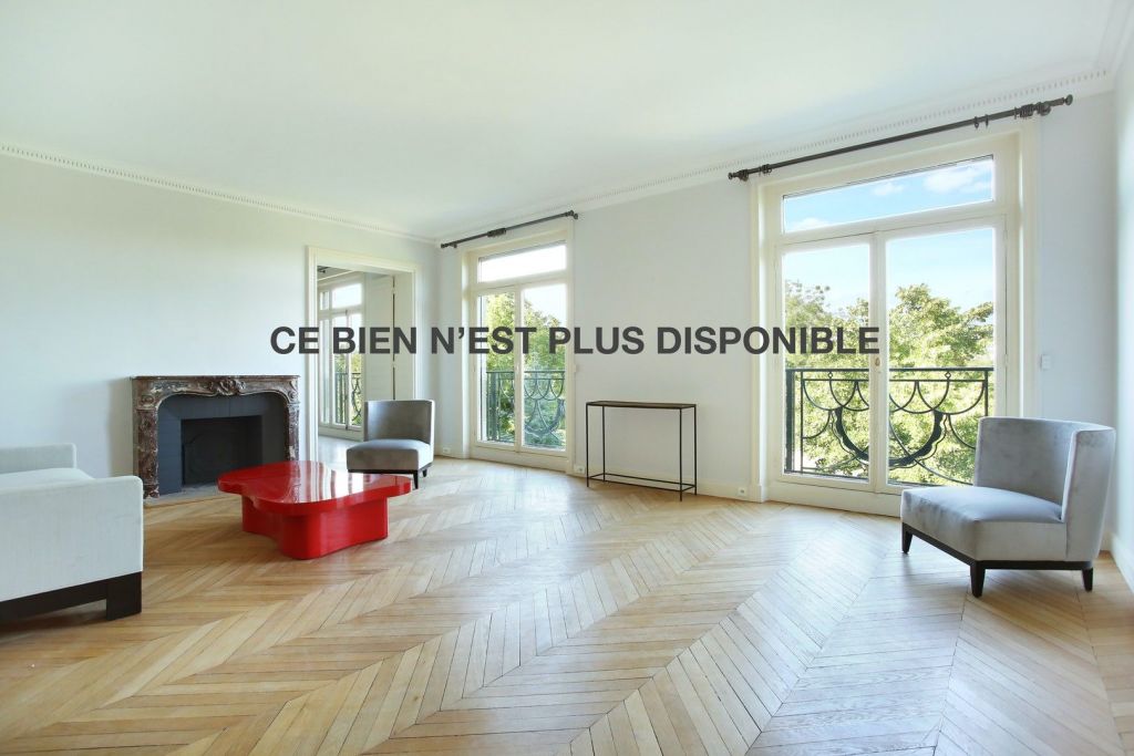 appartement 8 pièces en location à PARIS (75007)